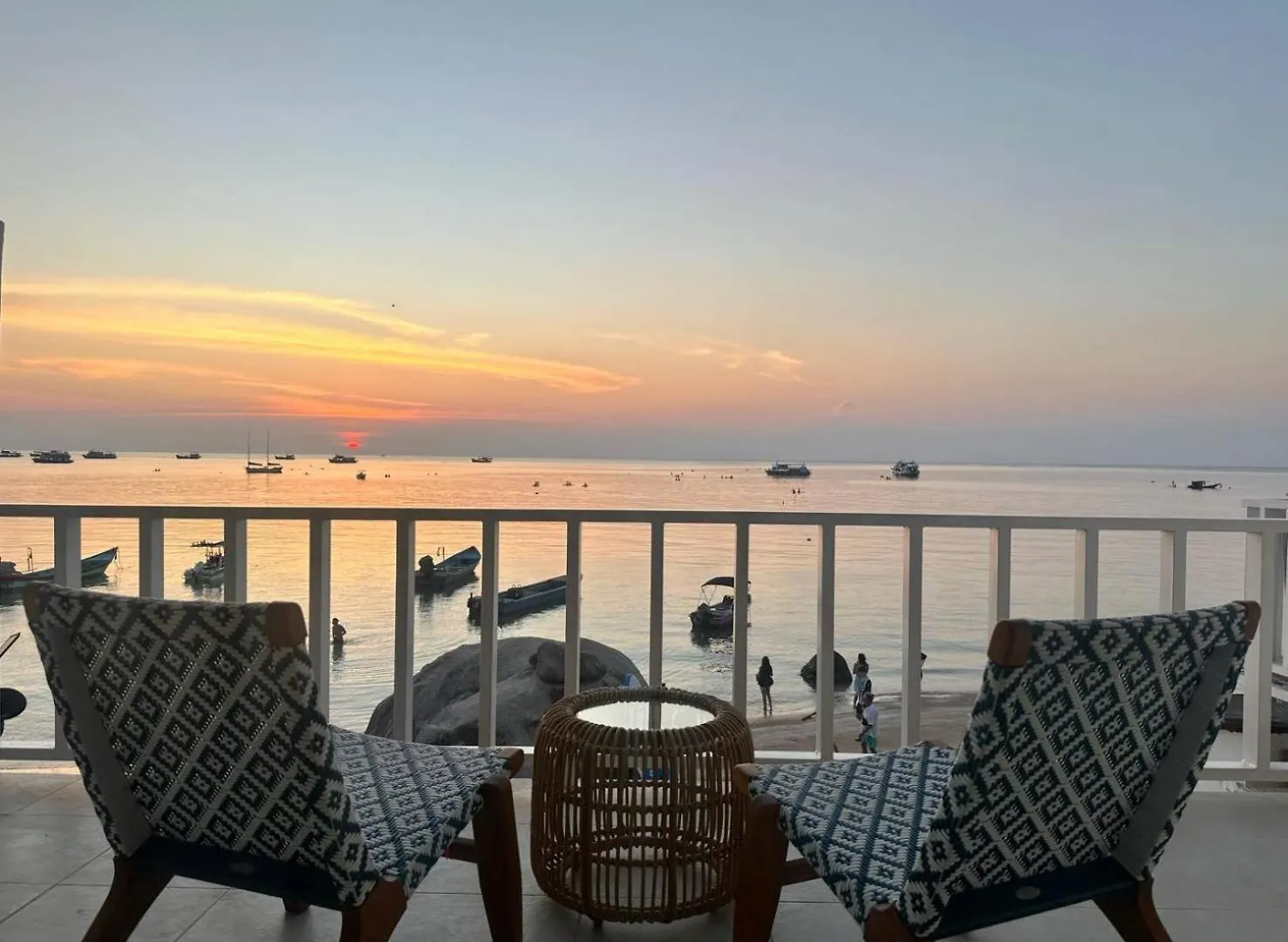 Ibiza Beach Club Ko Tao Hotel